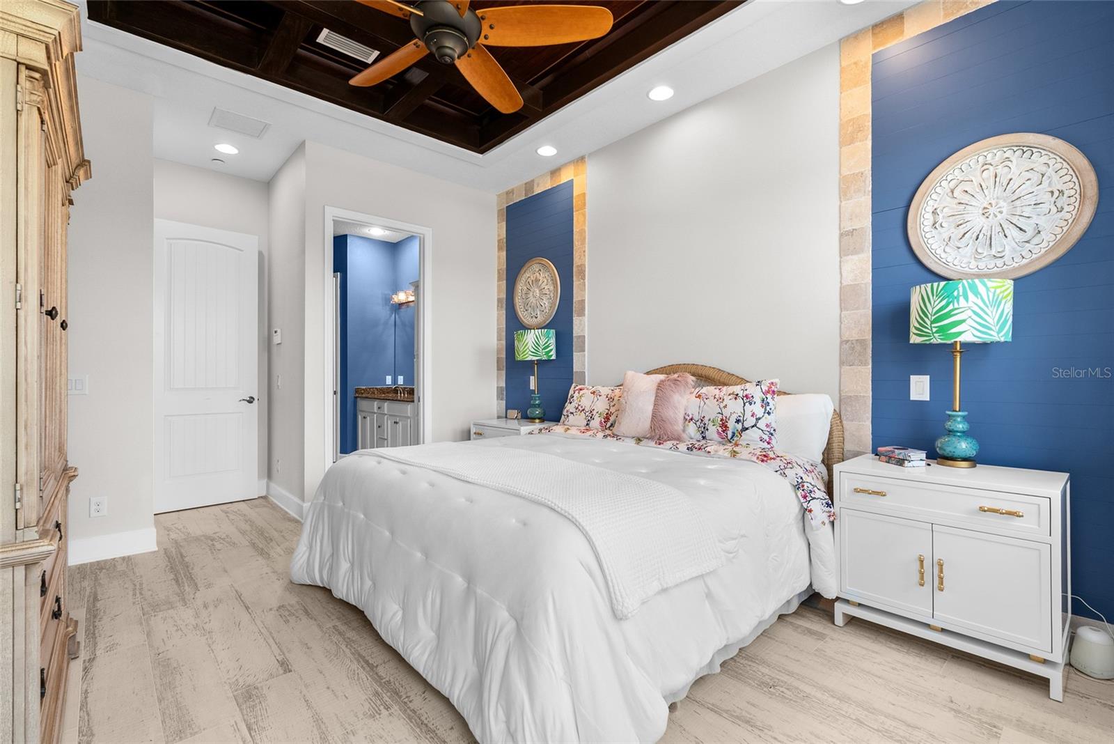EDGEWATER WALK ON HARBOUR ISLE 5-36 - Residential Lease