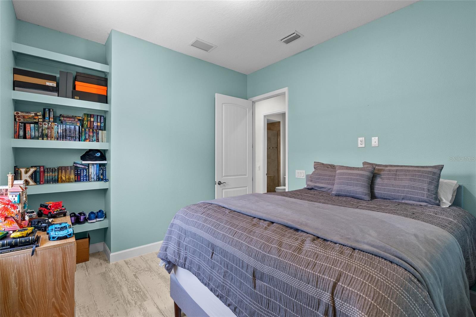 EDGEWATER WALK ON HARBOUR ISLE 5-36 - Residential Lease