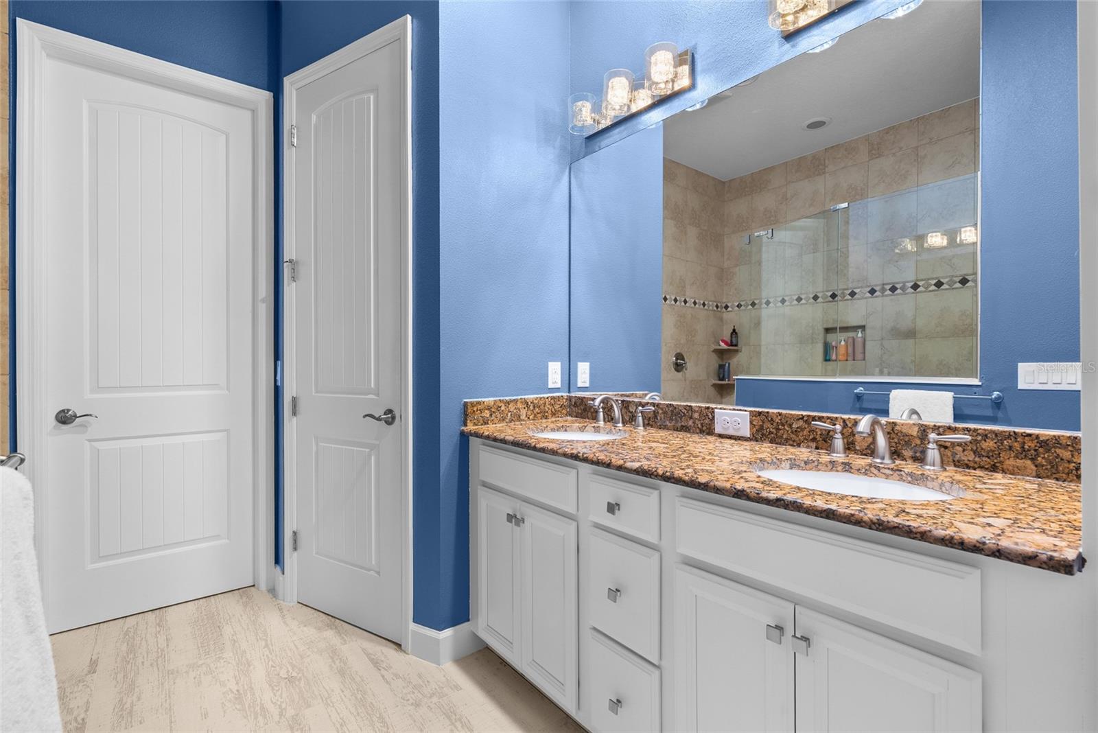 EDGEWATER WALK ON HARBOUR ISLE 5-36 - Residential Lease