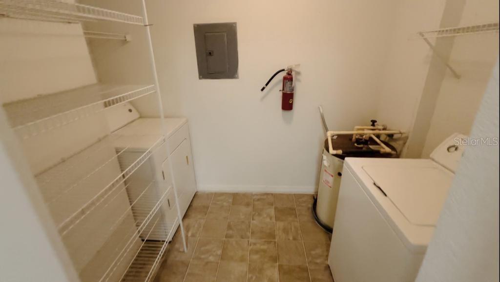 SANDLAKE PRIVATE RESIDENCES - Residential Lease