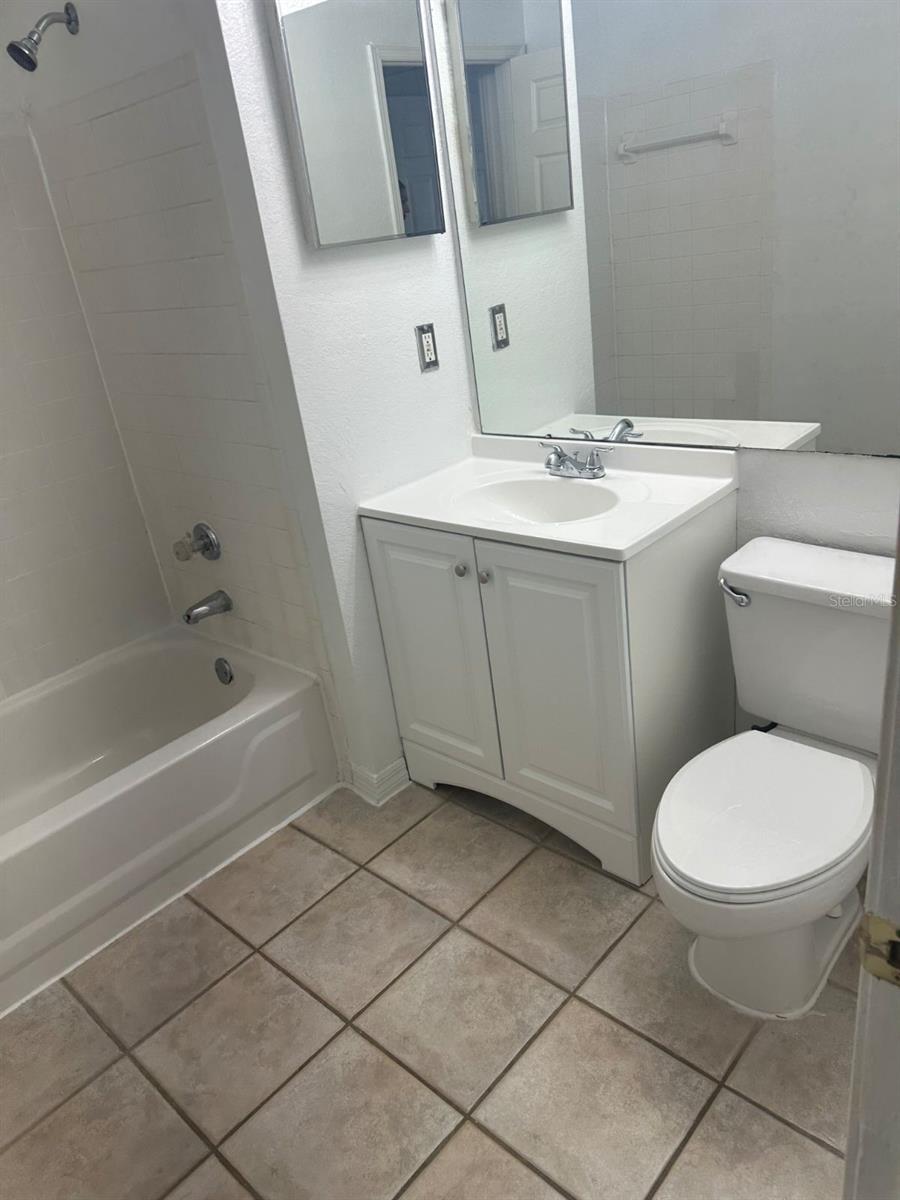 SANDLAKE PRIVATE RESIDENCES - Residential Lease