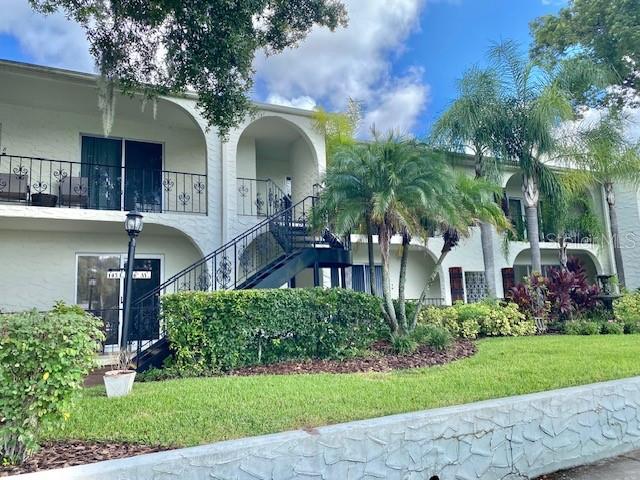 Gorgeous Condo right in the center of downtown Mount Dora, literally overlooking the town and tennis and pickleball courts. Park your car at home and walk to everything this beautiful, fun town offers including Fine dining, Live Music, Shopping, Sports, Concerts and more. Beautifully furnished 2 bedroom unit on second floor of 2 story small and cozy condo building. Very well maintained. There is no other condo for rent in town that is so perfectly located and walkable to everything.
Please see attached tenant requirements and application instructions.