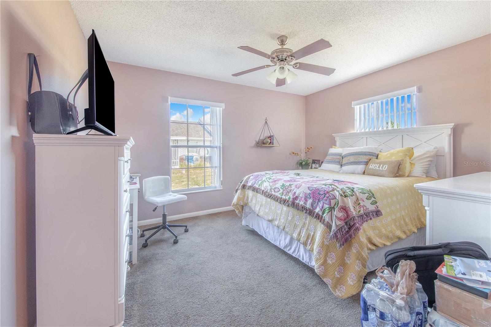 THOUSAND ROSES - Residential