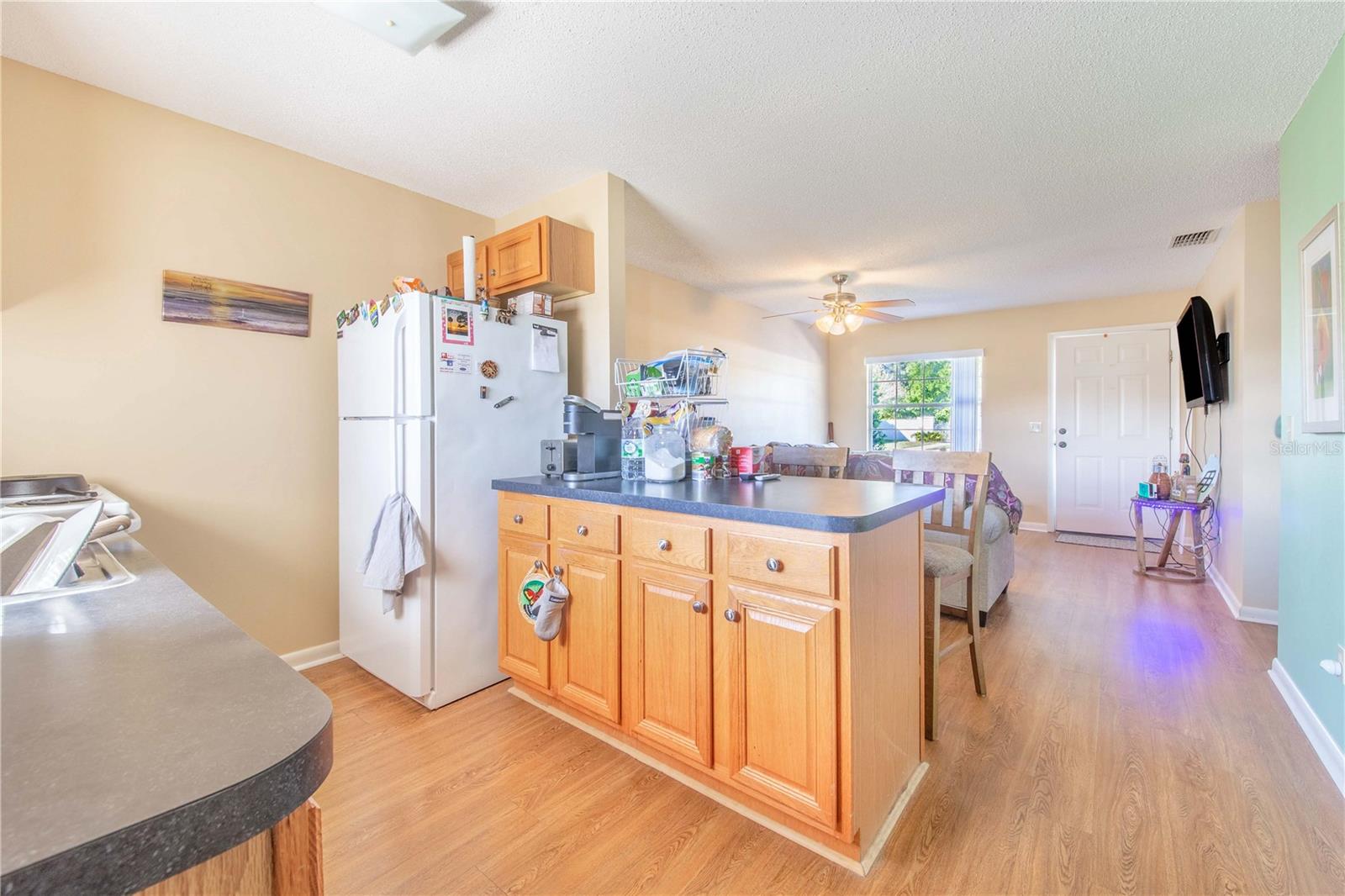 THOUSAND ROSES - Residential