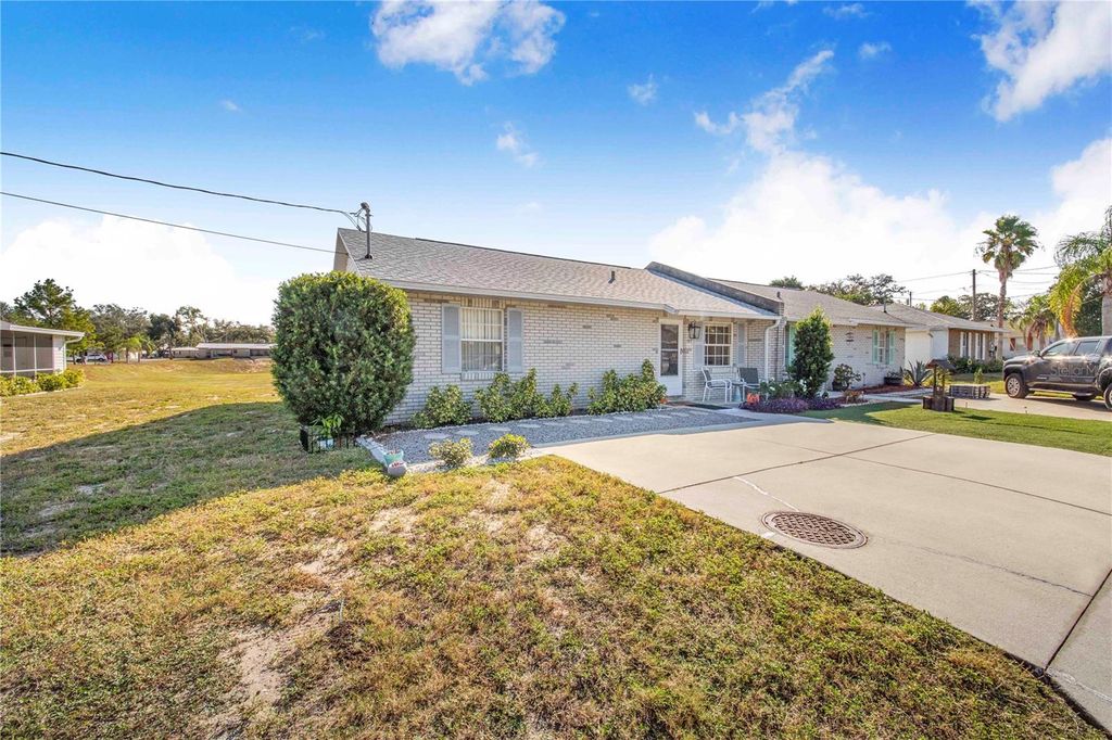 Photo of 1413 Thousand Roses Drive S, Lake Wales, FL 33853 (MLS # P4936929)