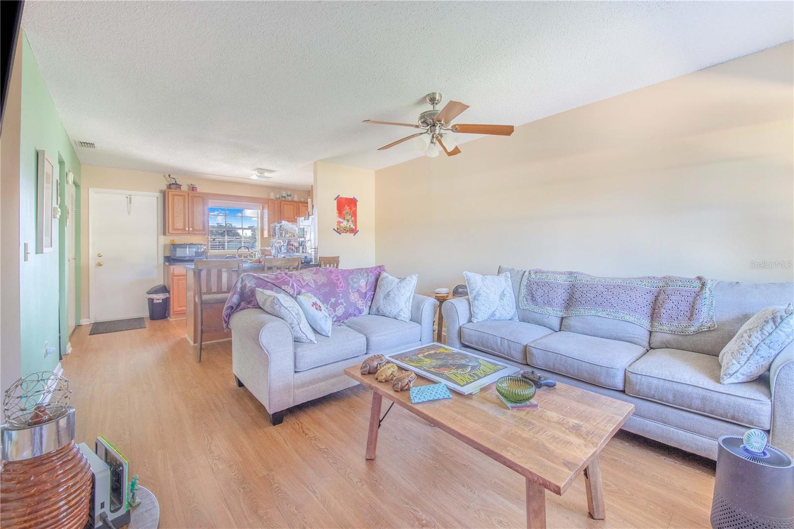 THOUSAND ROSES - Residential