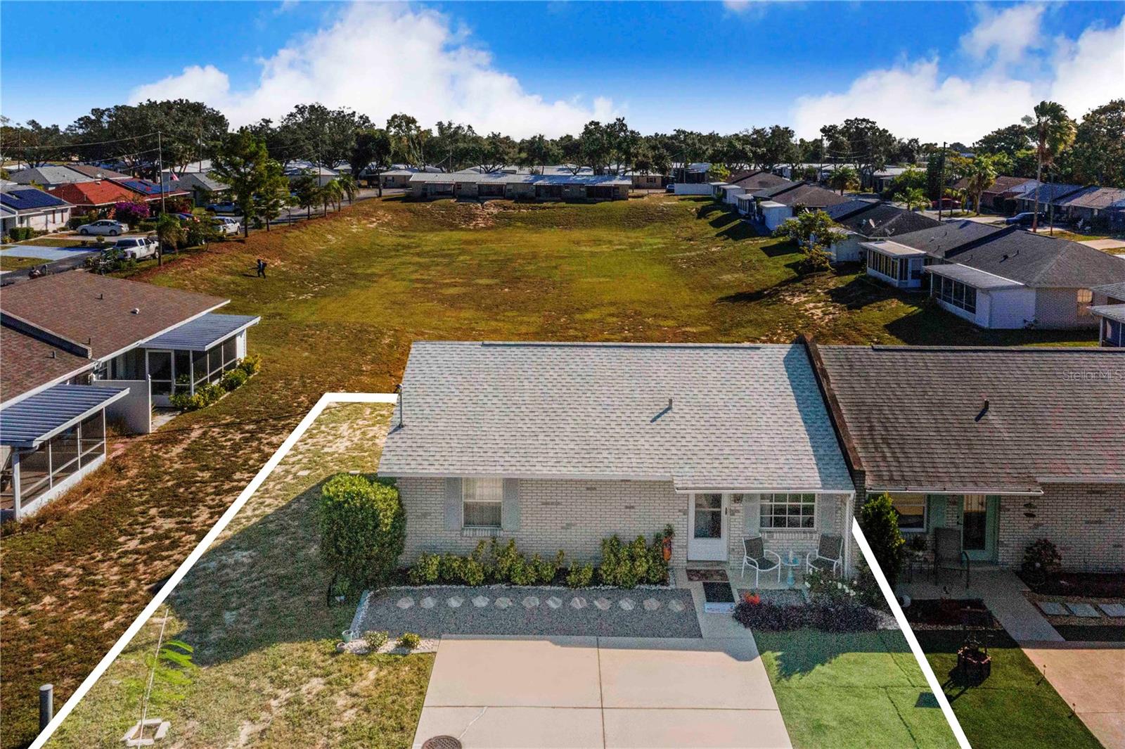 THOUSAND ROSES - Residential