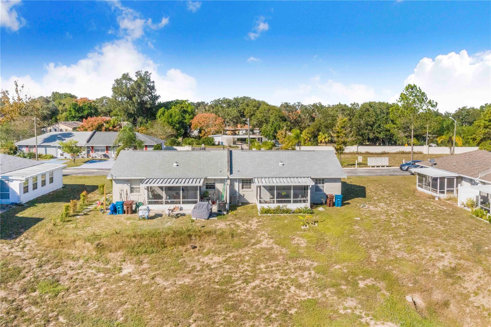 THOUSAND ROSES - Residential