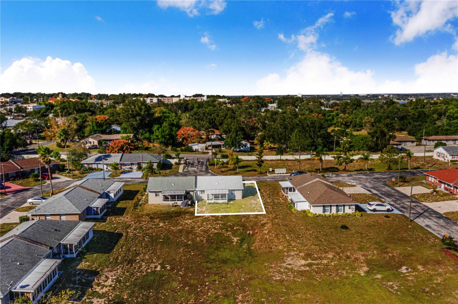 THOUSAND ROSES - Residential