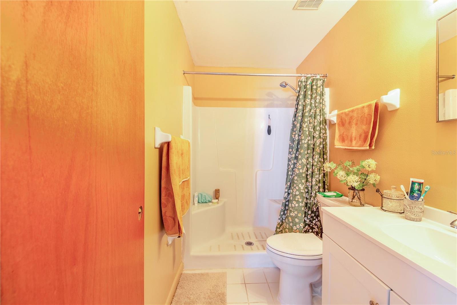 THOUSAND ROSES - Residential