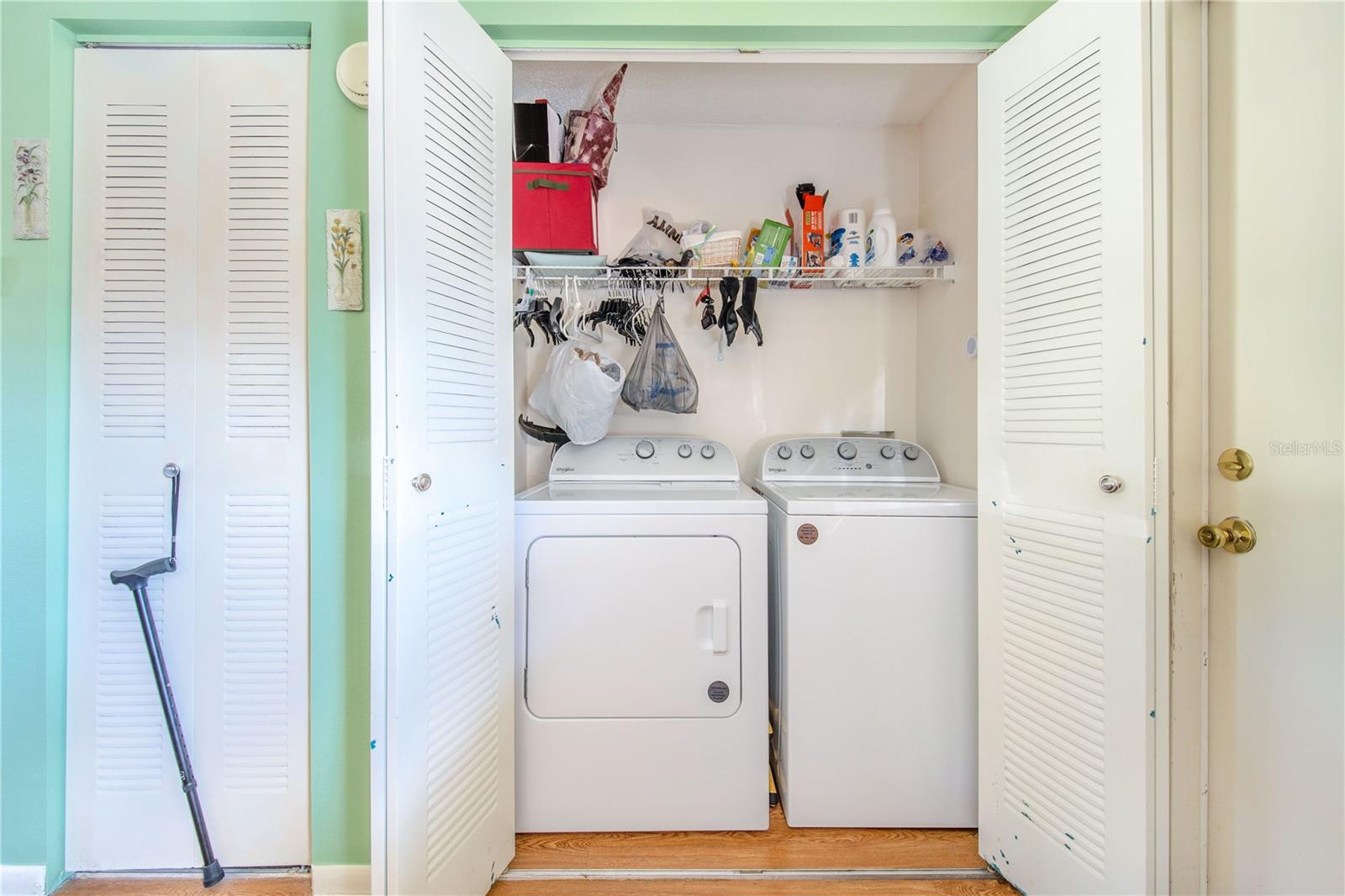 THOUSAND ROSES - Residential