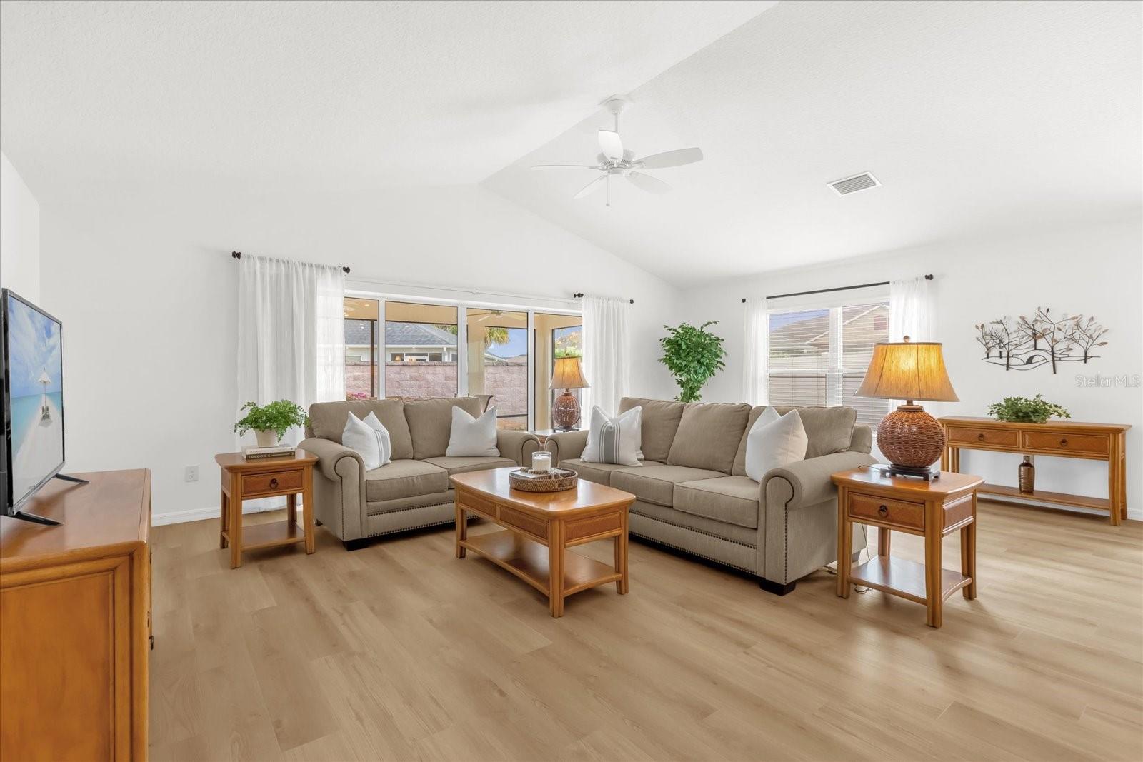 VILLAGES/WILDWOOD ALDEN BUNGAL - Residential