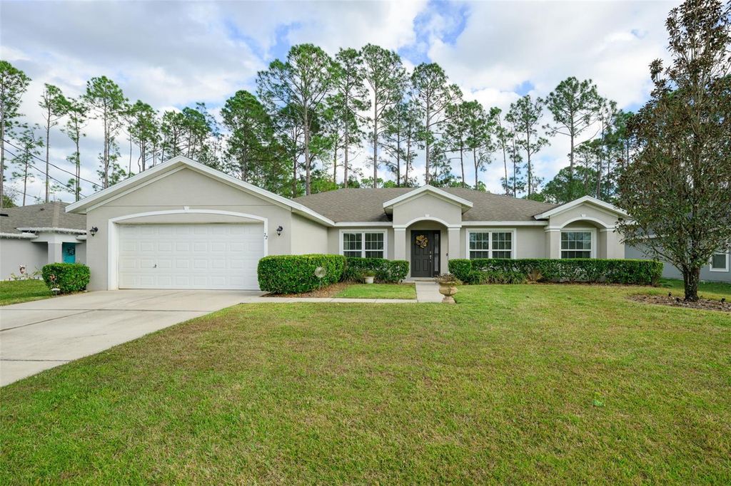 Photo of 22 Untermeyer Place, Palm Coast, FL 32164 (MLS # FC314917)