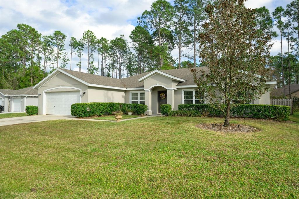 Photo of 22 Untermeyer Place, Palm Coast, FL 32164 (MLS # FC314917)