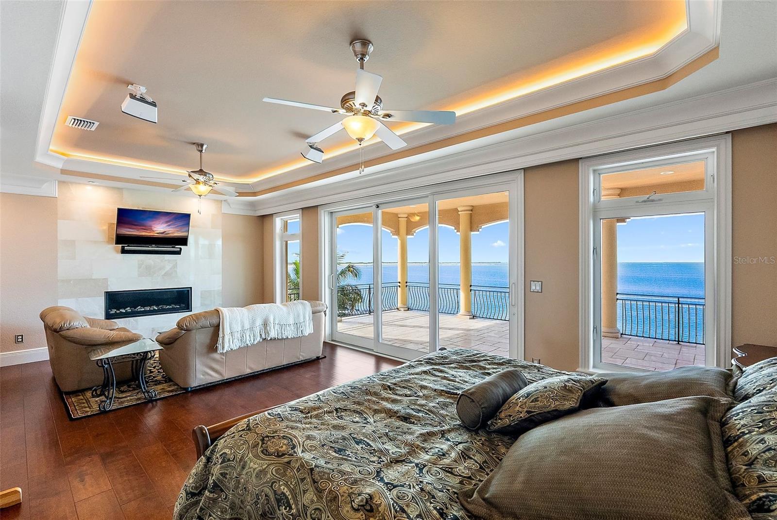 TIERRA VERDE UNIT 1 4TH REP - Residential