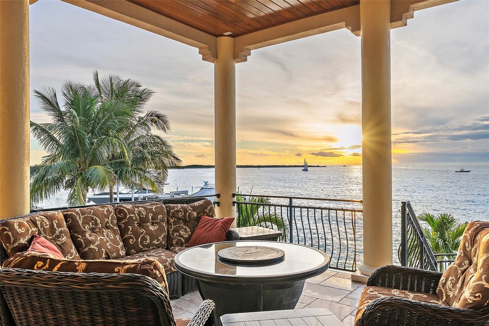 TIERRA VERDE UNIT 1 4TH REP - Residential