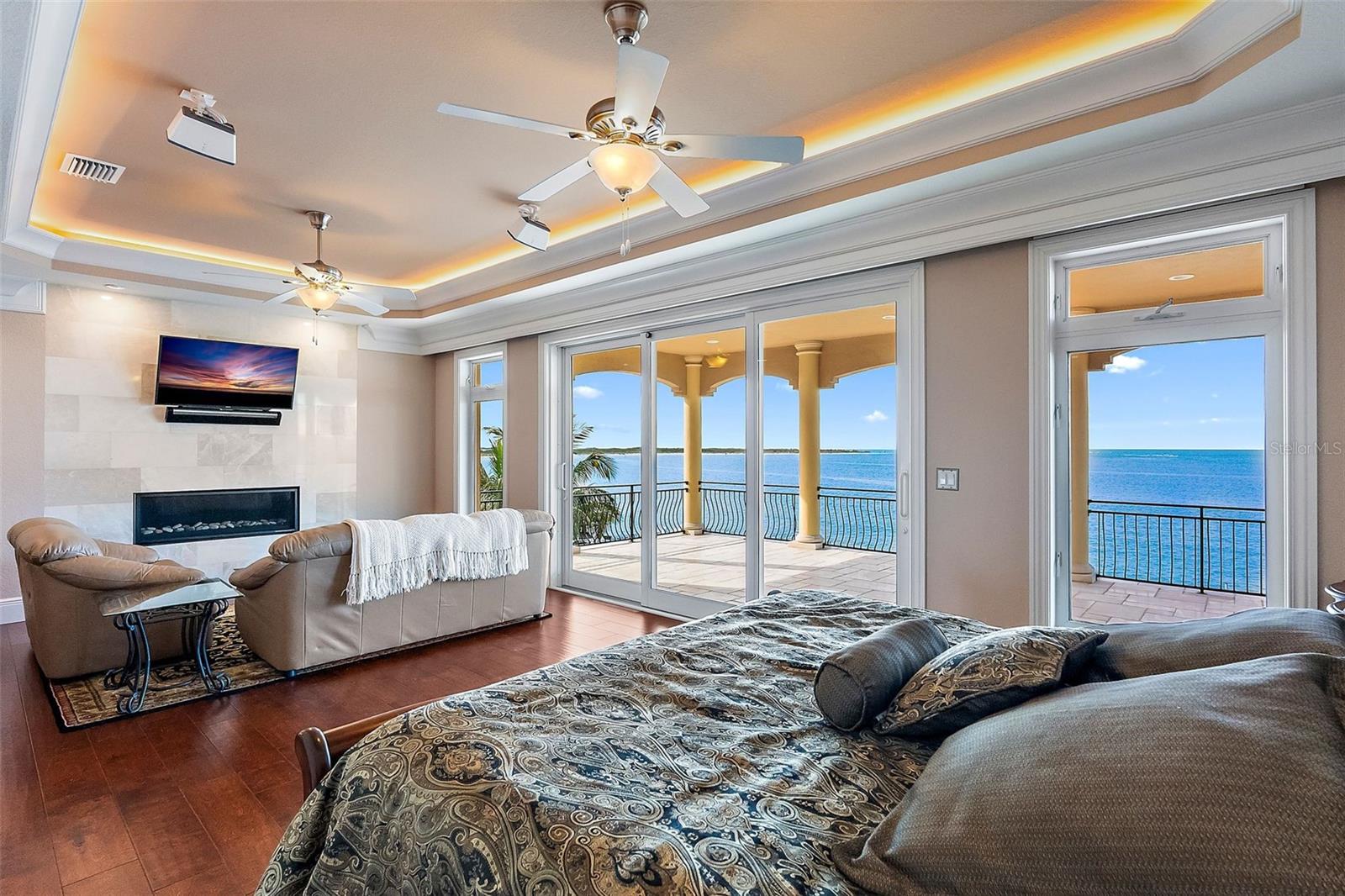 TIERRA VERDE UNIT 1 4TH REP - Residential