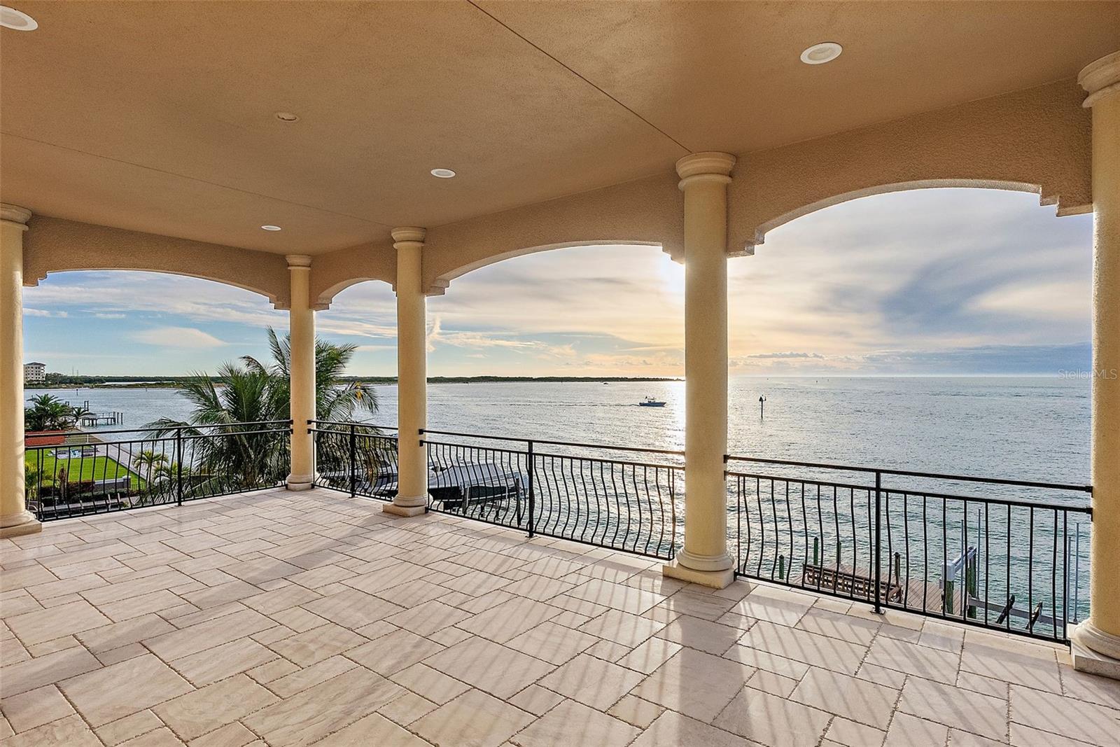 TIERRA VERDE UNIT 1 4TH REP - Residential