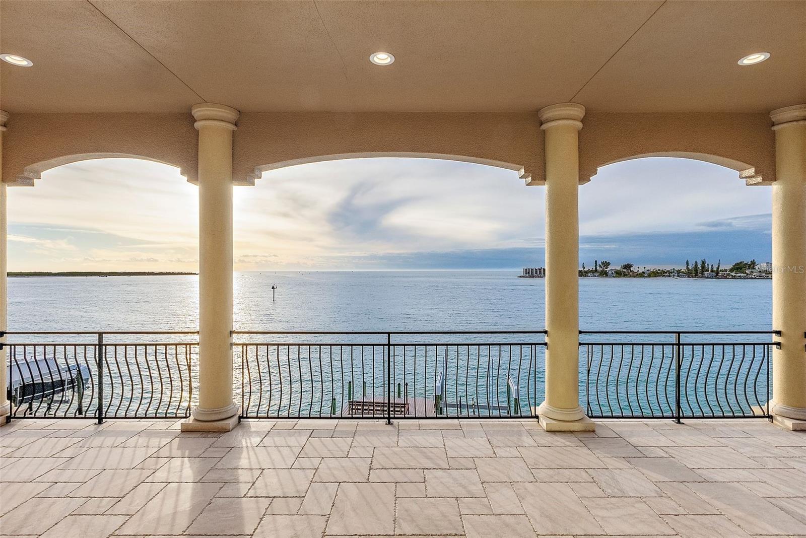 TIERRA VERDE UNIT 1 4TH REP - Residential