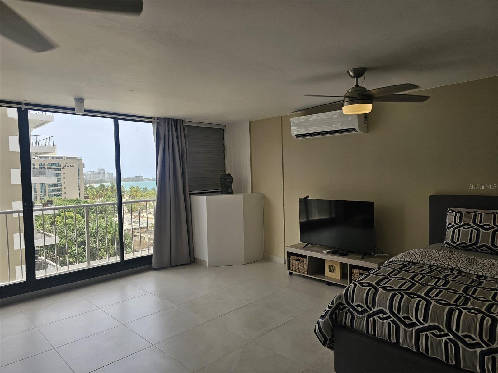 ISLA VERDE AVE. COND. CORAL BEACH II 714