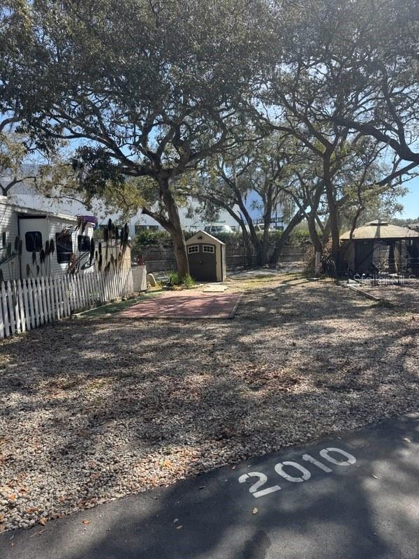YOGI BEARS JELLYSTONE PARK CONDO - Land