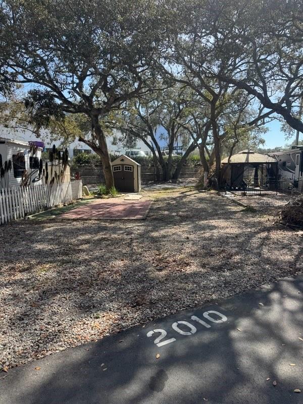 YOGI BEARS JELLYSTONE PARK CONDO - Land