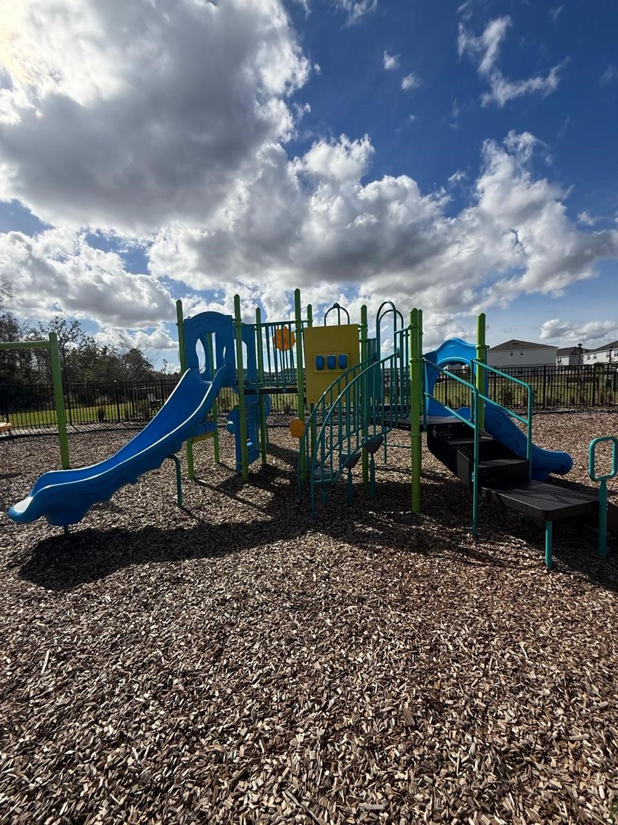 WESTVIEW PH 3 POD - Residential Lease