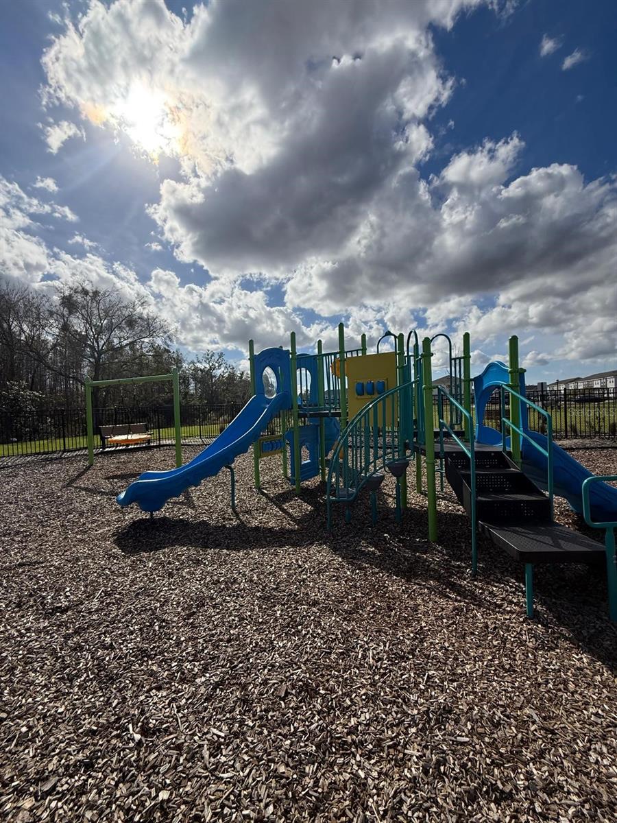 WESTVIEW PH 3 POD - Residential Lease