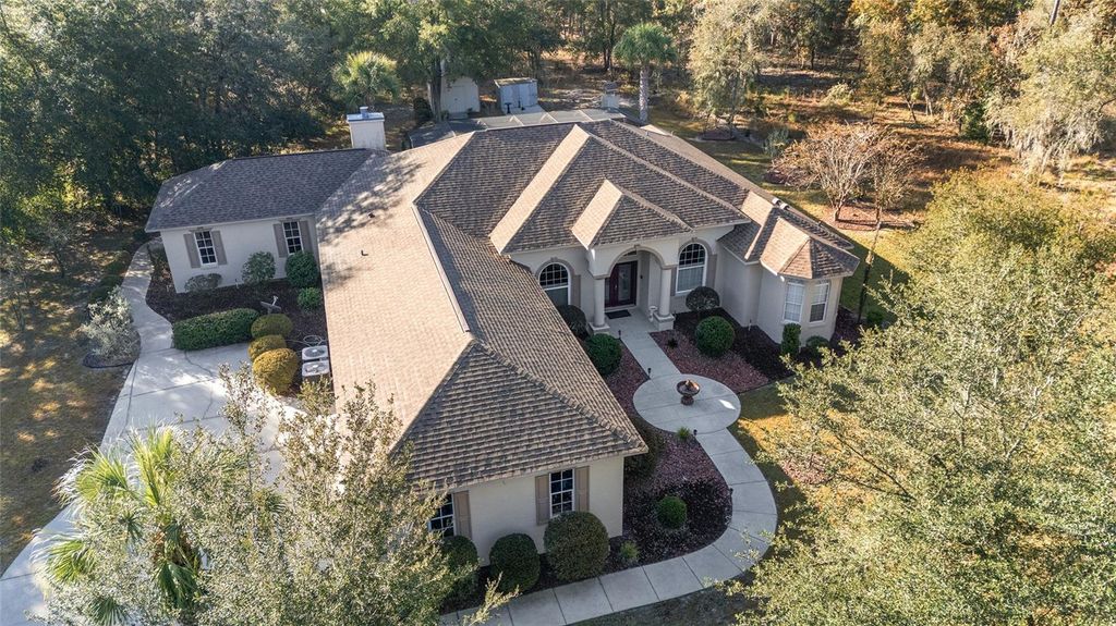 Photo of 18498 SW 69th Loop, Dunnellon, FL 34432 (MLS # OM713540)