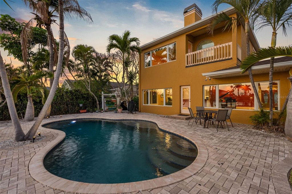 Photo of 11260 5th Street E, Treasure Island, FL 33706 (MLS # TB8488607)