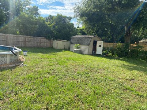 A home in DEBARY