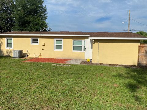 A home in DEBARY