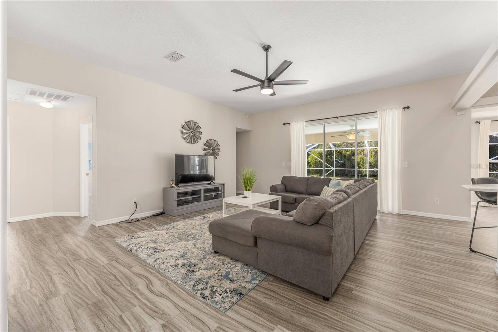 GOLDEN HILLS TURF & COUNTRY CLUB - Residential