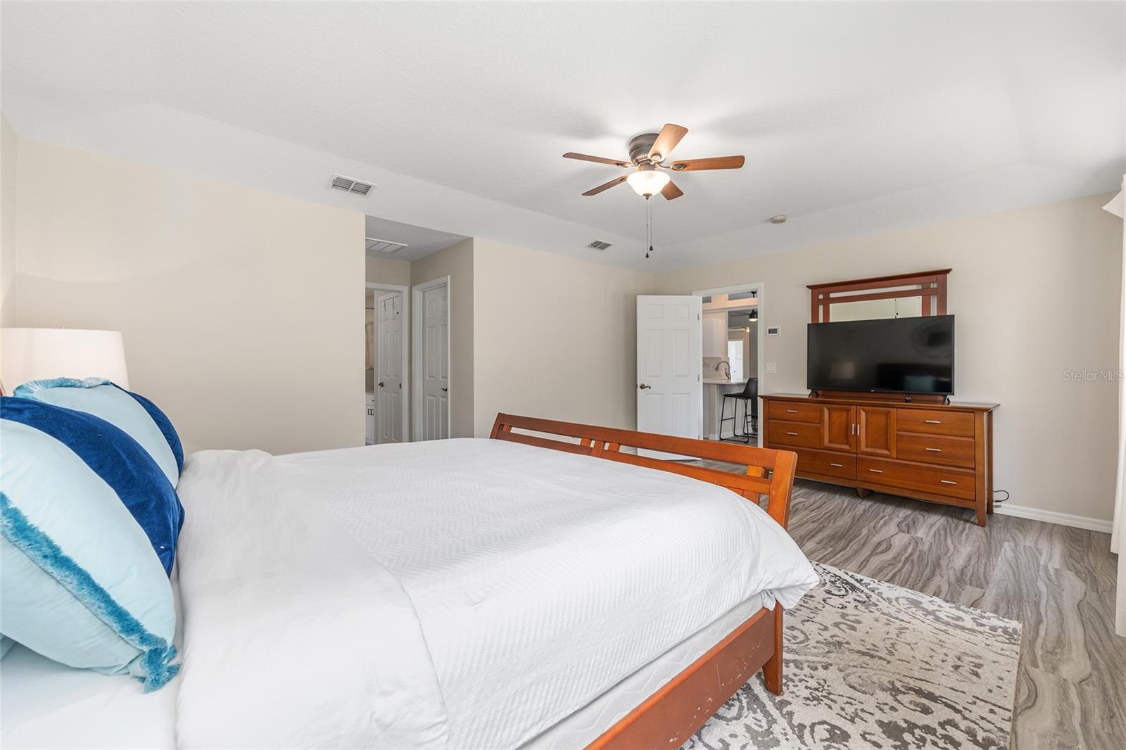 GOLDEN HILLS TURF & COUNTRY CLUB - Residential