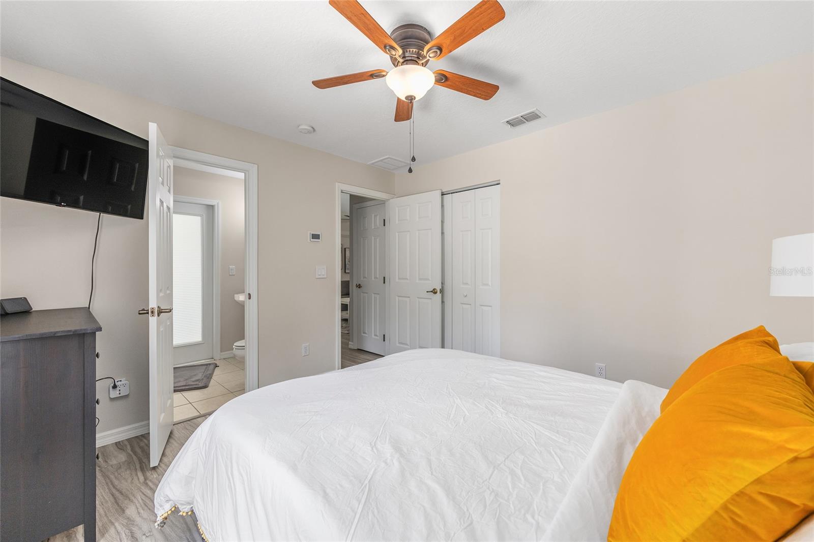 GOLDEN HILLS TURF & COUNTRY CLUB - Residential