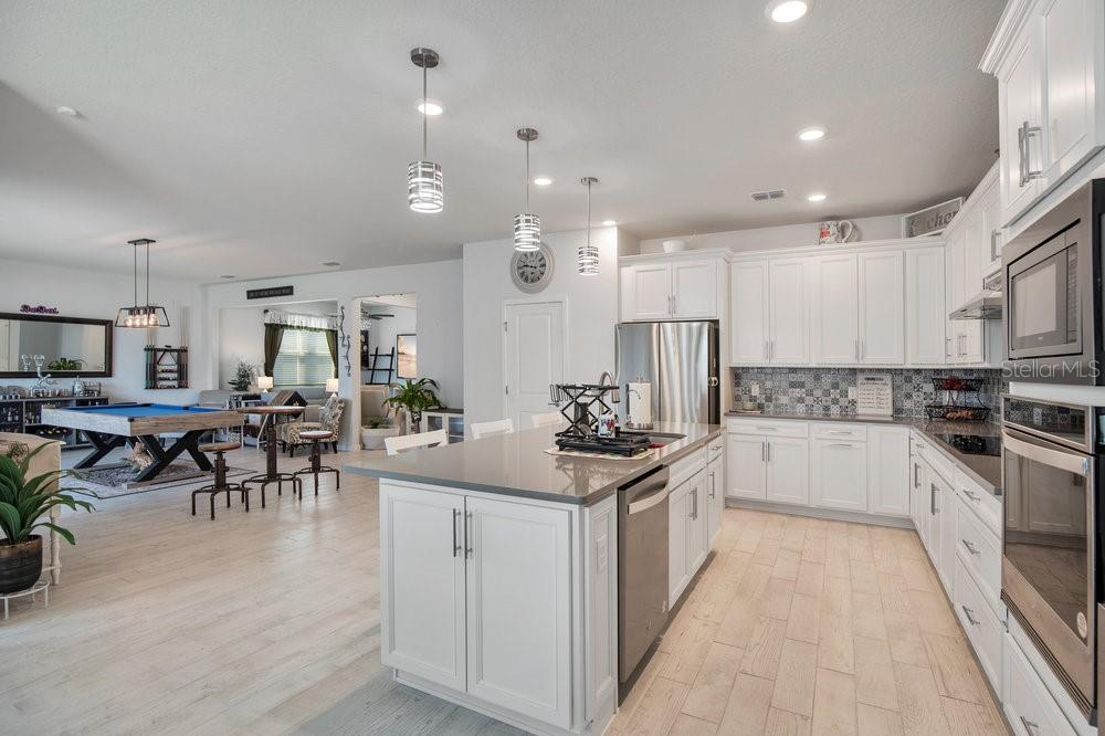SAVANNAH PALMS - Residential