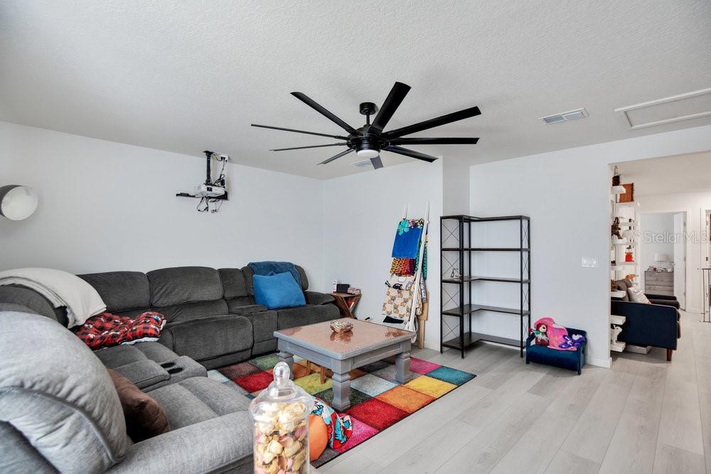 SAVANNAH PALMS - Residential