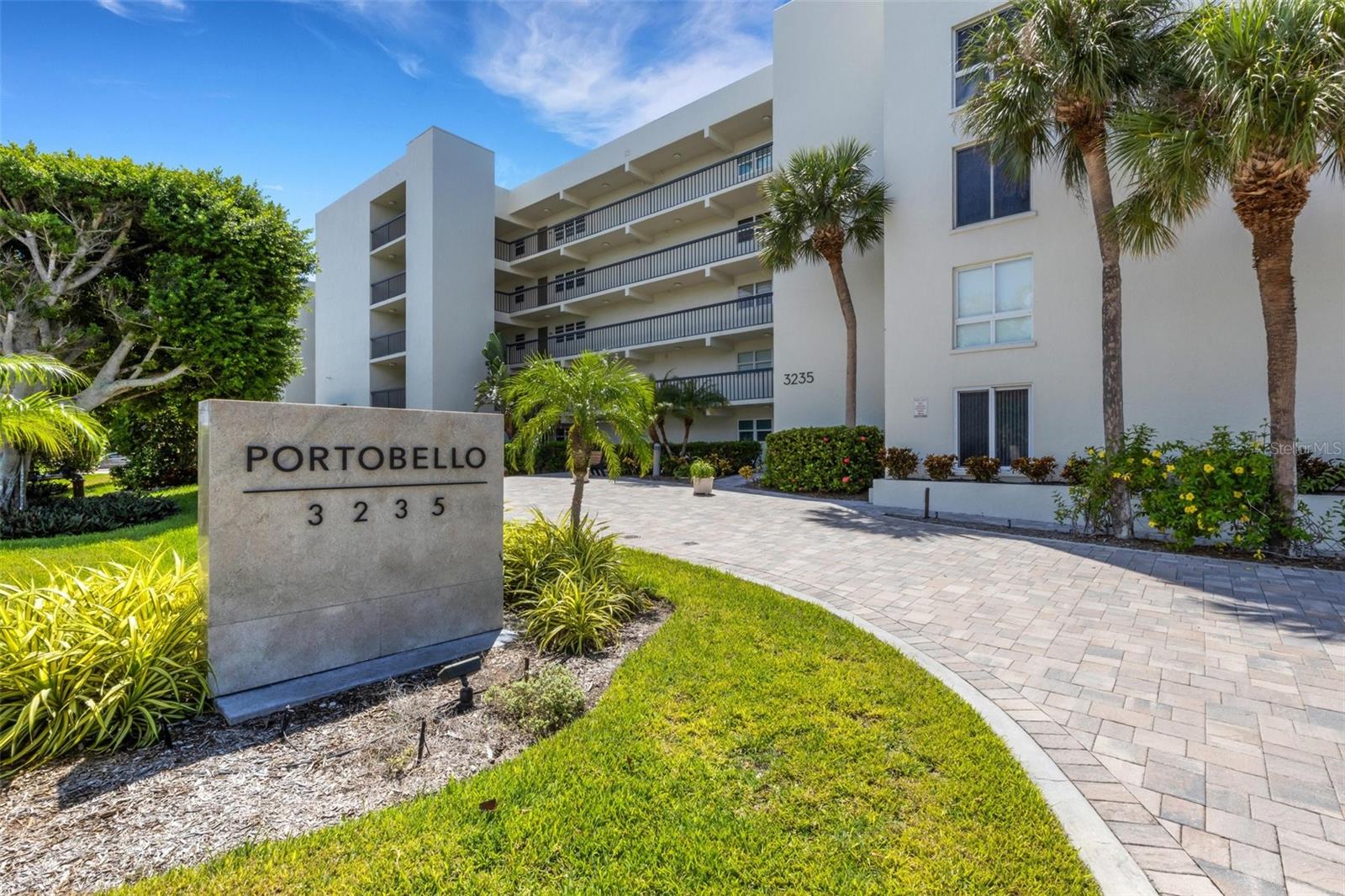 3235 GULF OF MEXICO DRIVE A305