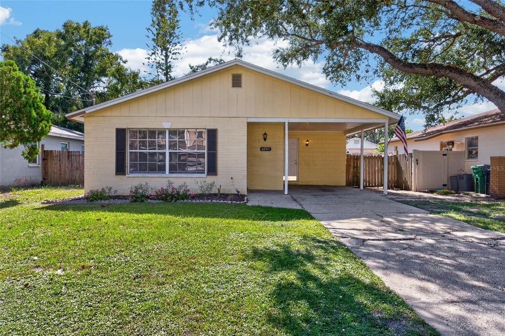 Photo of 6207 Interbay Avenue, Tampa, FL 33611 (MLS # TB8558117)