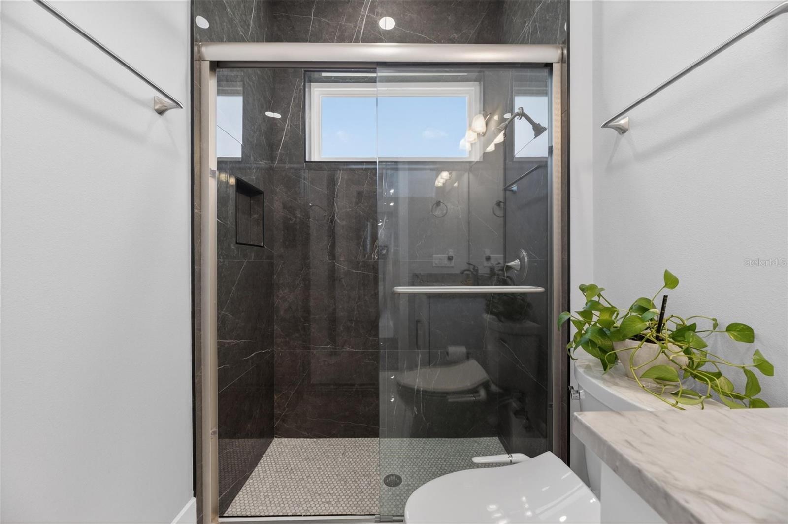 MIRABAY PH 2A-3 - Residential