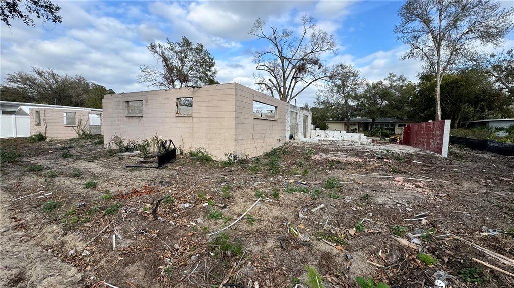 Photo of 512 Carolyne Street, Temple Terrace, FL 33617 (MLS # TB8373779)