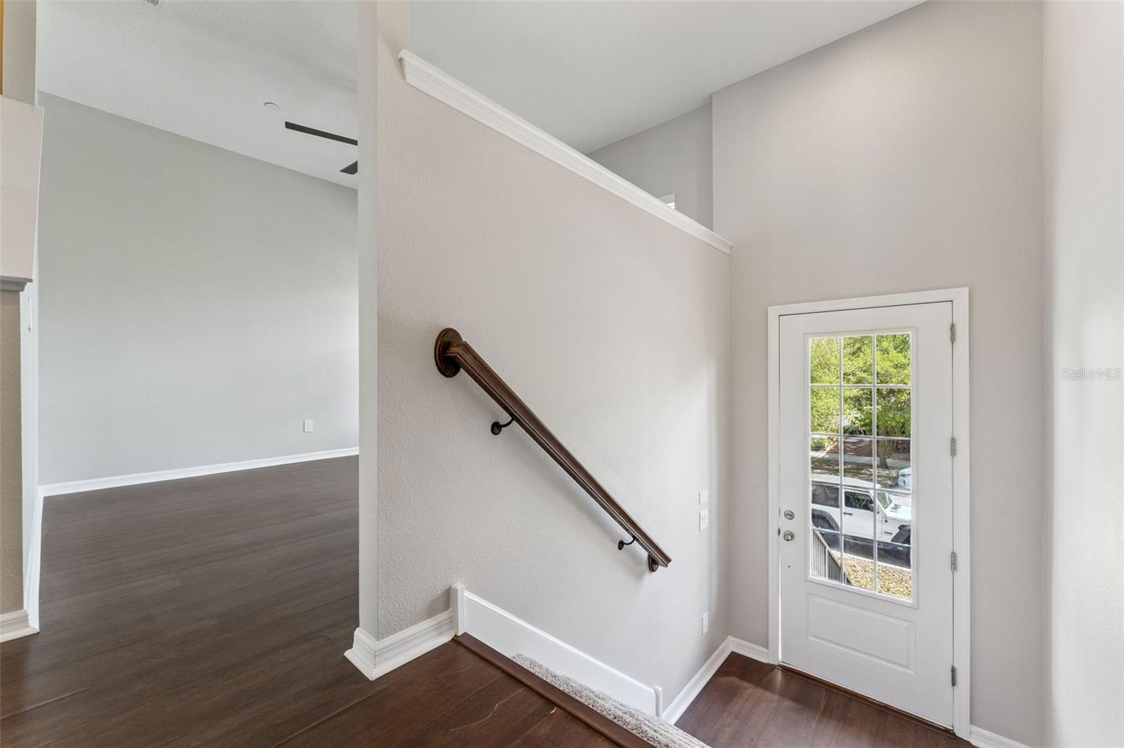 HAMPTONS - SECOND REP - Residential