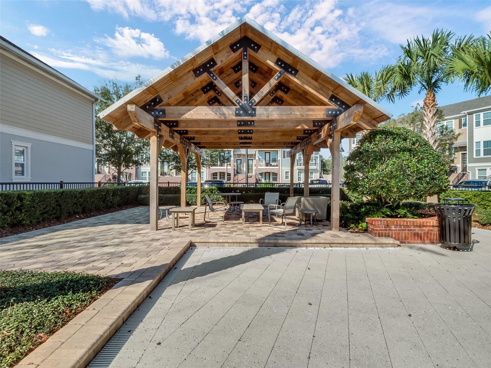 HAMPTONS - SECOND REP - Residential