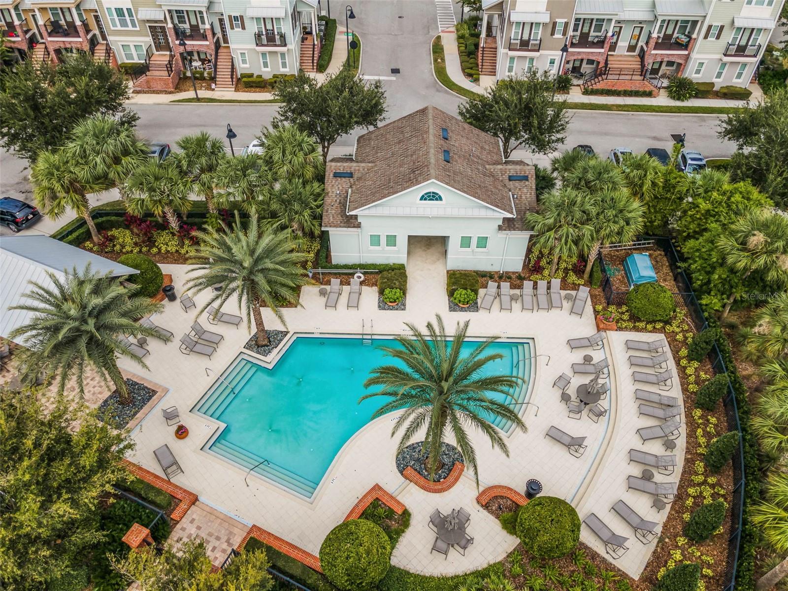 HAMPTONS - SECOND REP - Residential