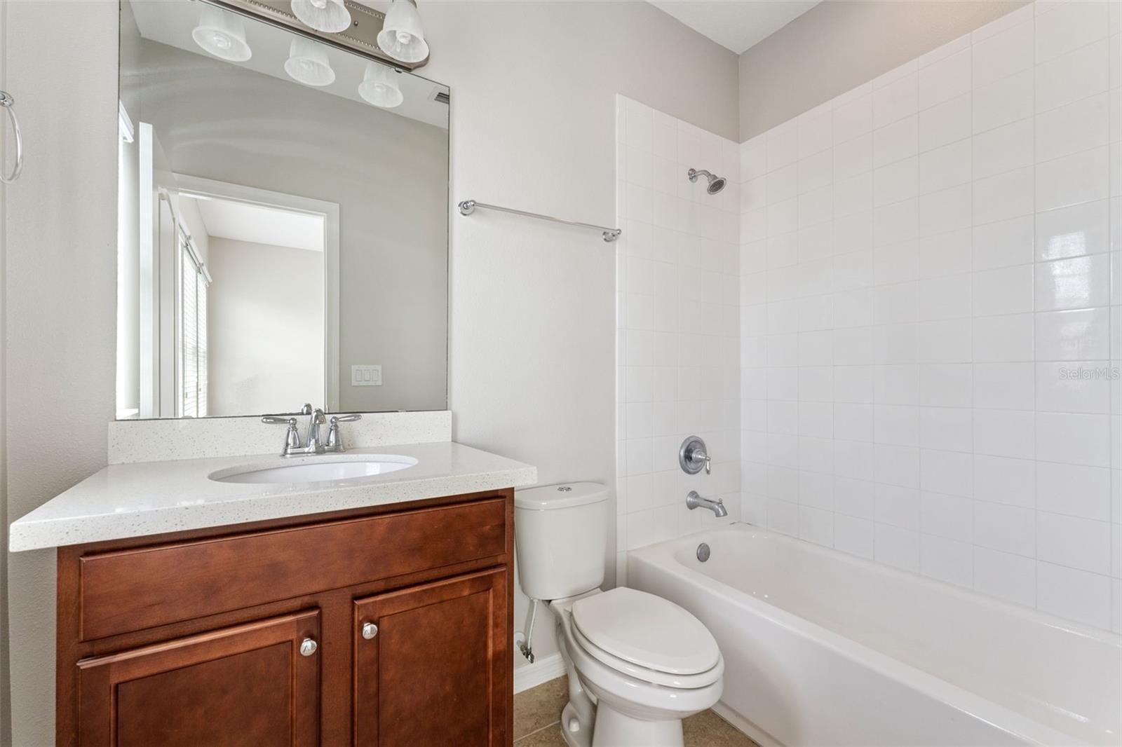 HAMPTONS - SECOND REP - Residential