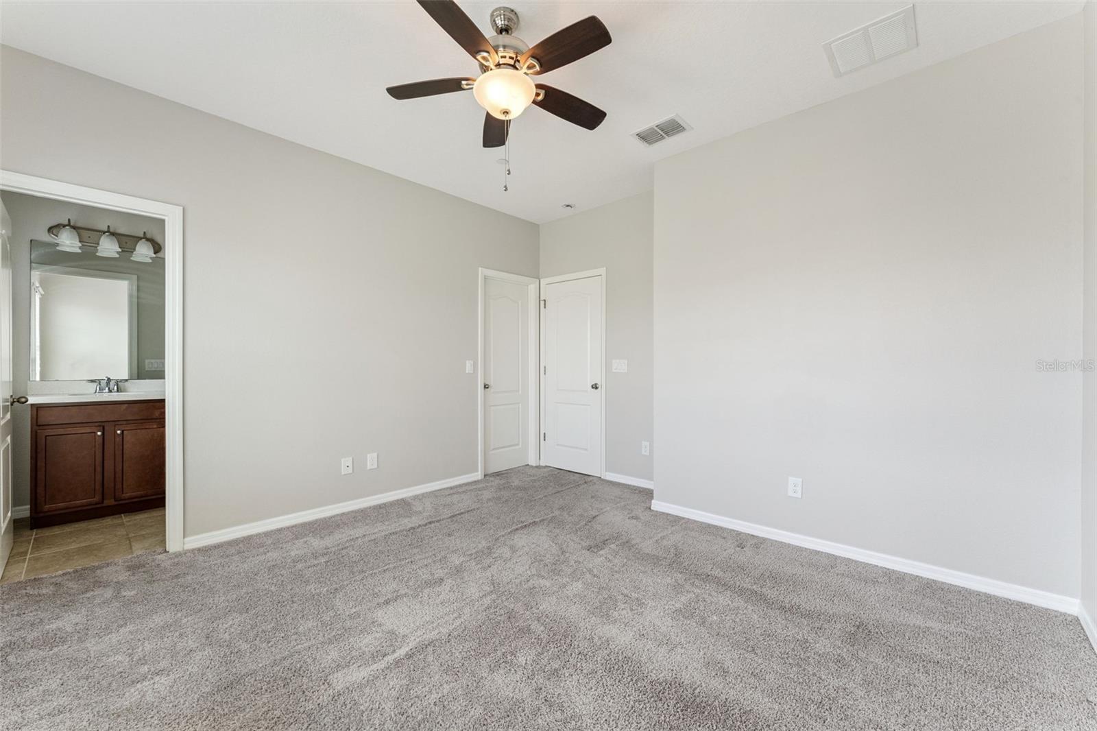 HAMPTONS - SECOND REP - Residential