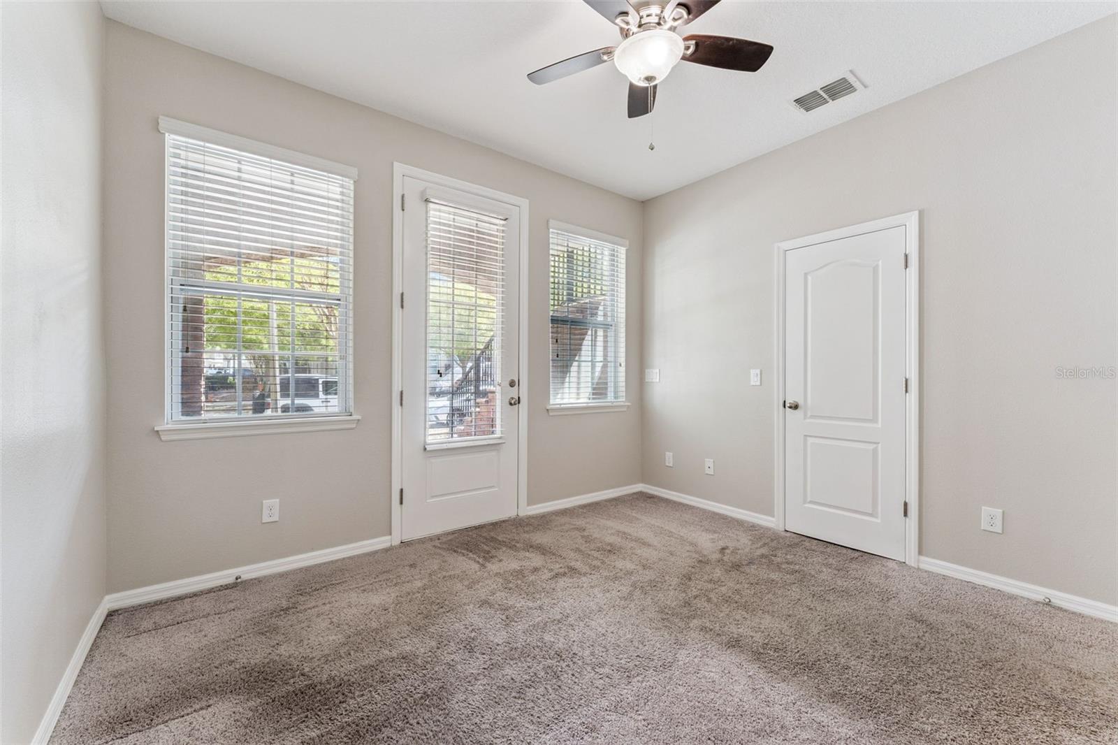 HAMPTONS - SECOND REP - Residential