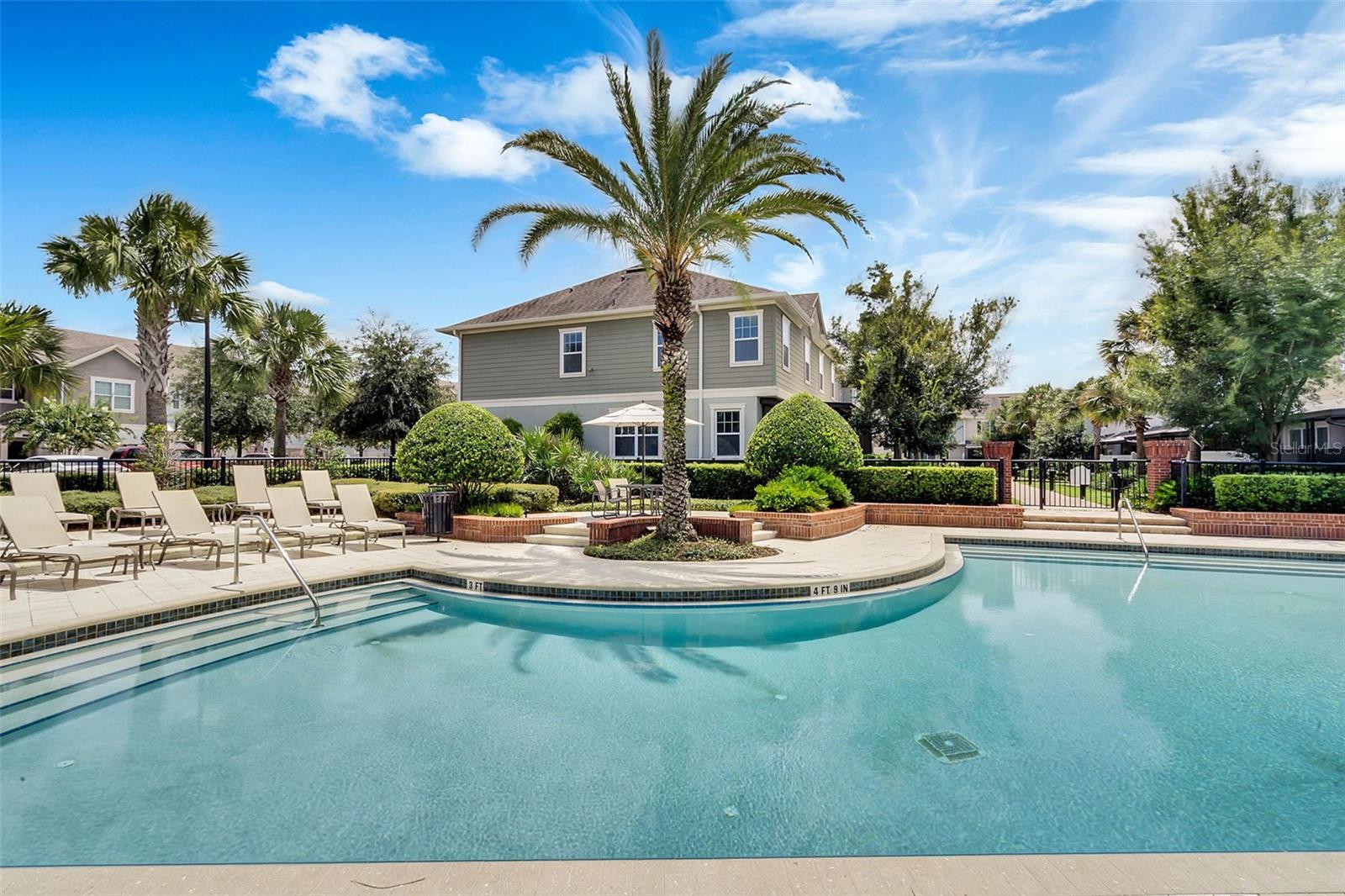 HAMPTONS - SECOND REP - Residential