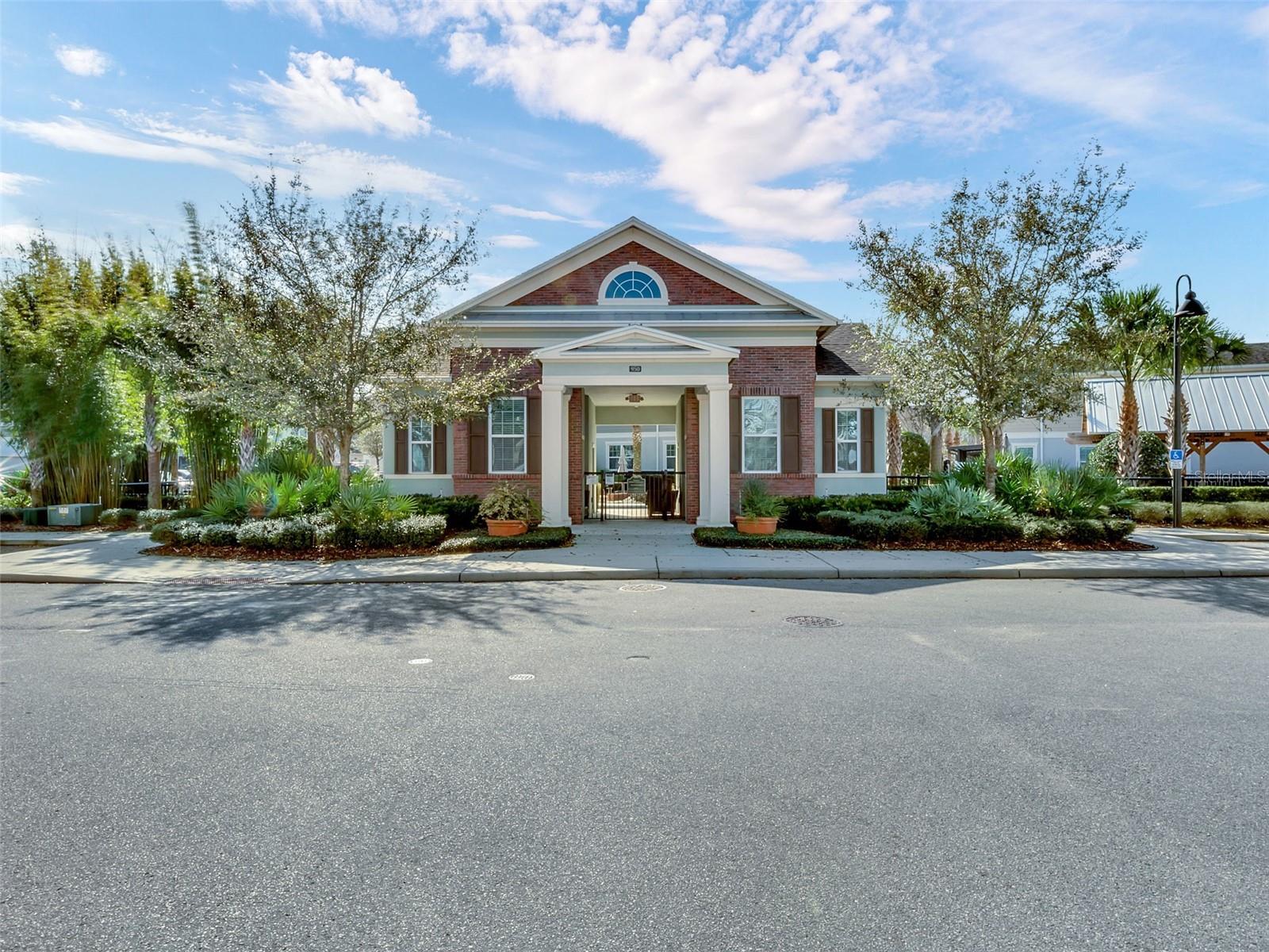 HAMPTONS - SECOND REP - Residential