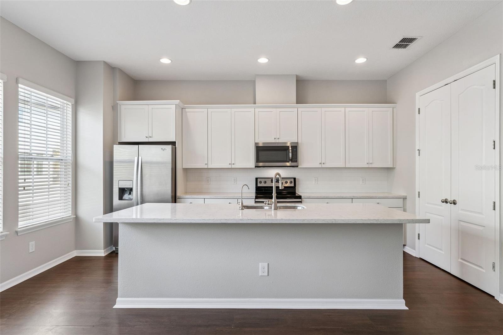 HAMPTONS - SECOND REP - Residential